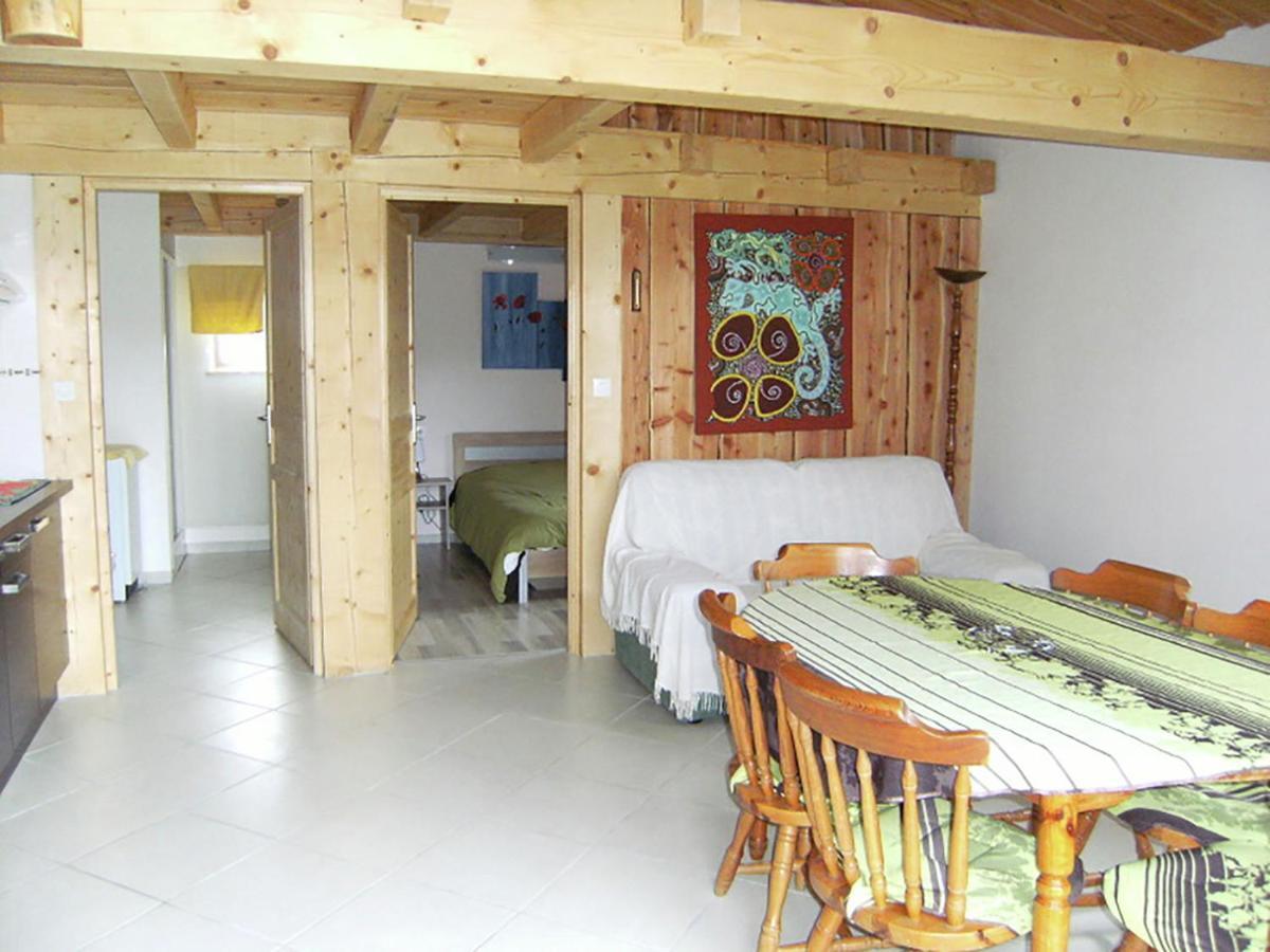 Cosy Holiday Home With Garden In Walscheid 外观 照片