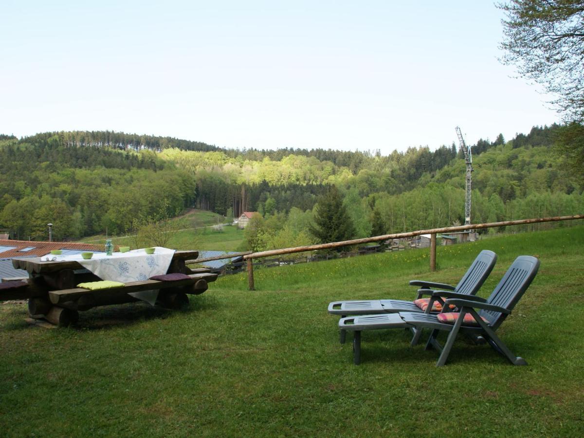 Cosy Holiday Home With Garden In Walscheid 外观 照片