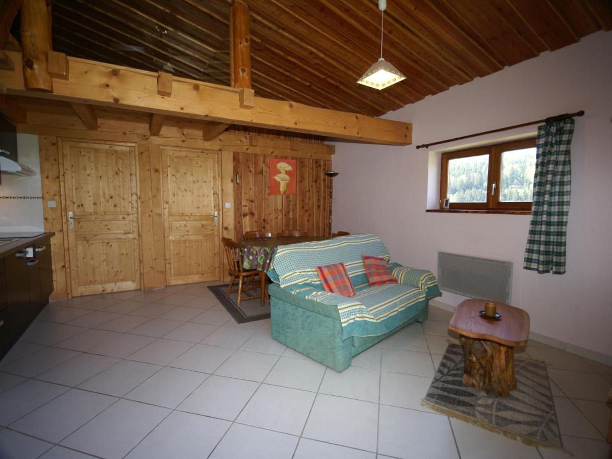 Cosy Holiday Home With Garden In Walscheid 外观 照片